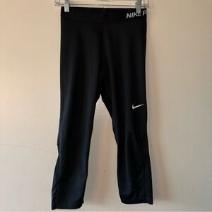 Nike Pro Women’s Black Cropped Training Leggings Size: Medium